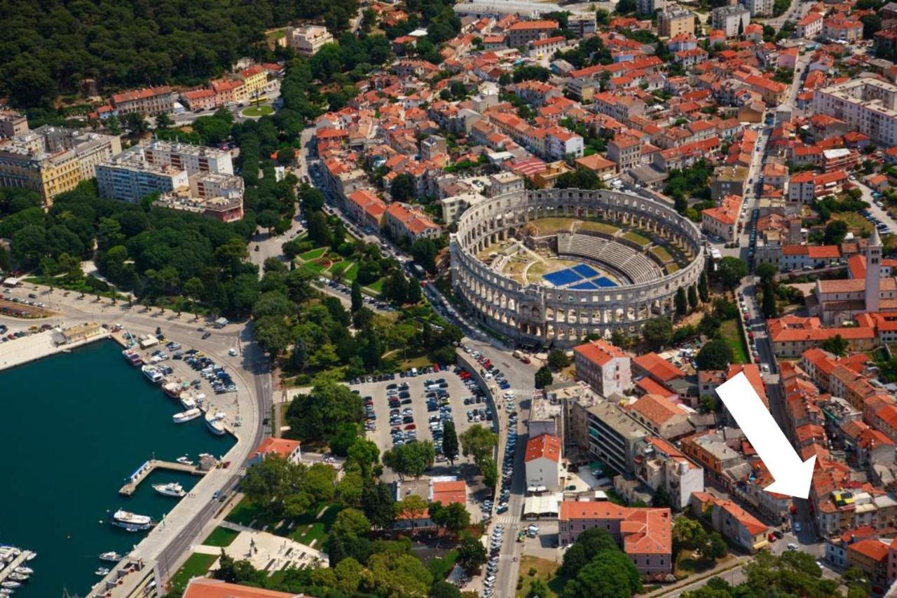 Batcave Apartman Póla Kültér fotó